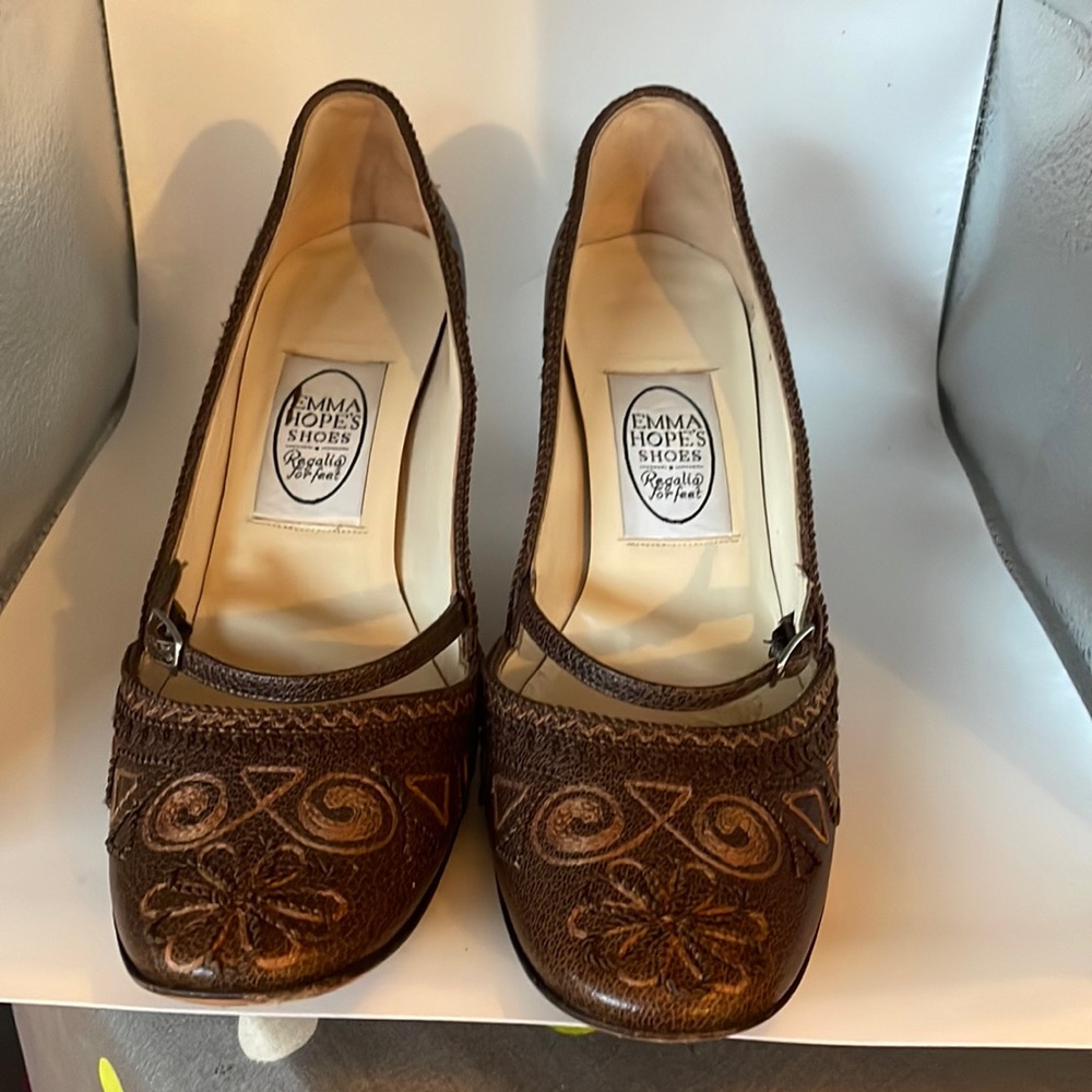 Emma Hope' Heels Dark Brown with Brown Stitching- barely worn